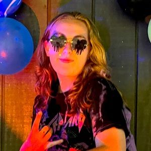 Meet your Posher, Lauren